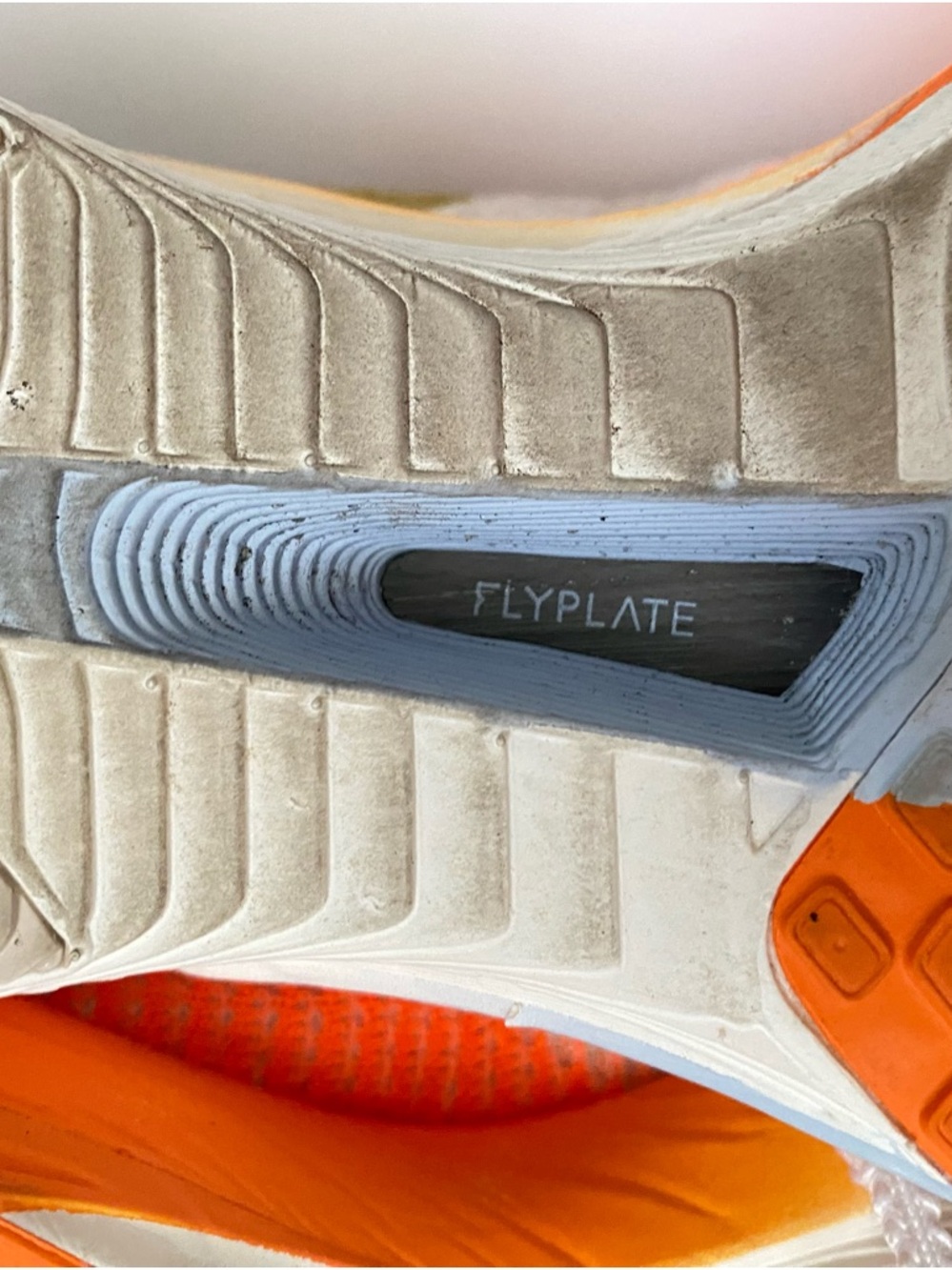 Nike (WMNS) Nike ZoomX Vaporfly Next% 3 'White Orange' Sz 9 - Picture 10 of 12